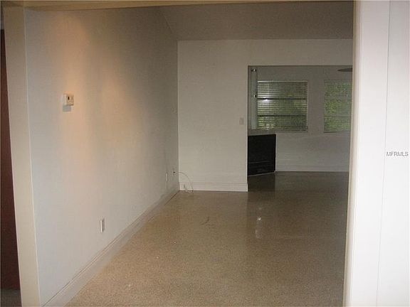 5th image of 218 Shore Dr