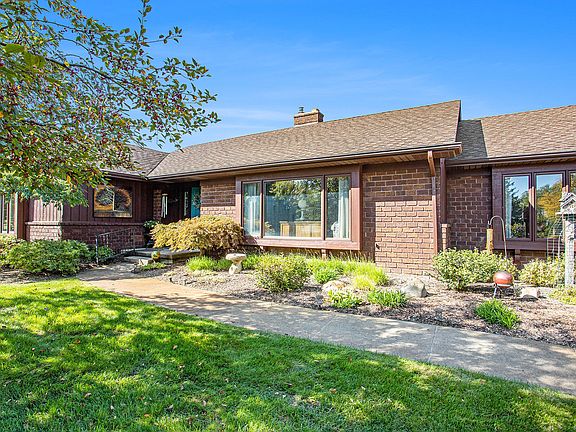 5th image of 275 Greenridge Dr NW