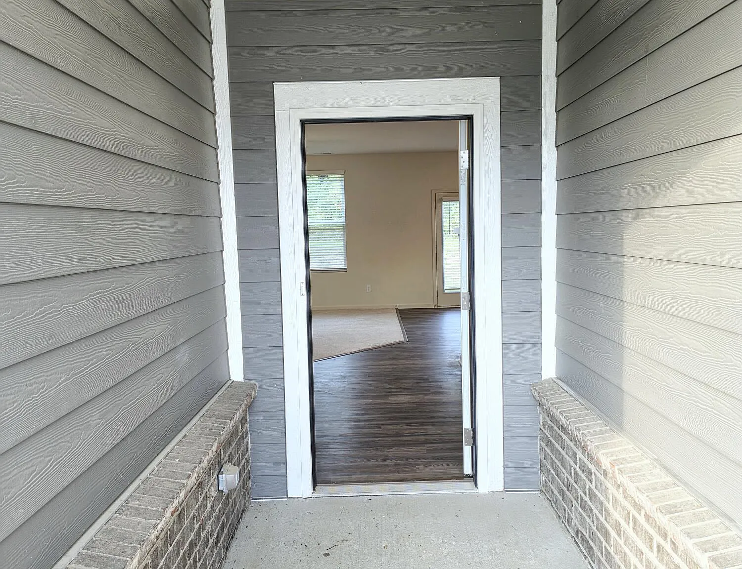 3 bed, 2.5 bath, 2376 sqft, $2,750 — Photo 4
