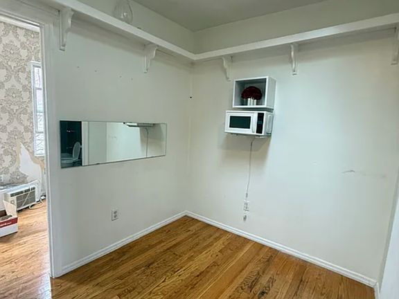 3rd image of 213 N 5th St APT 3R