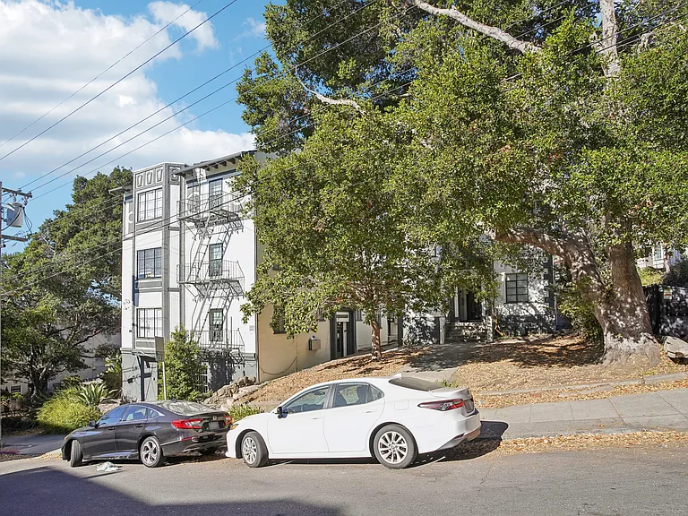 2363 Le Conte — Photo 21