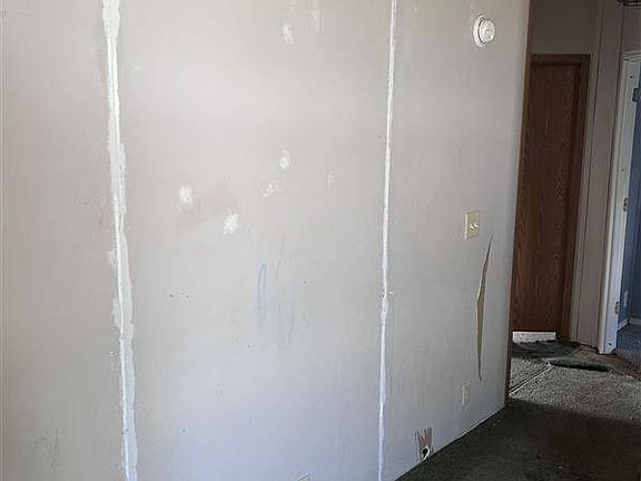 3rd image of 1167 Sattley St