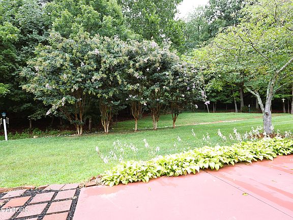 4th image of 533 Concord Villas Way
