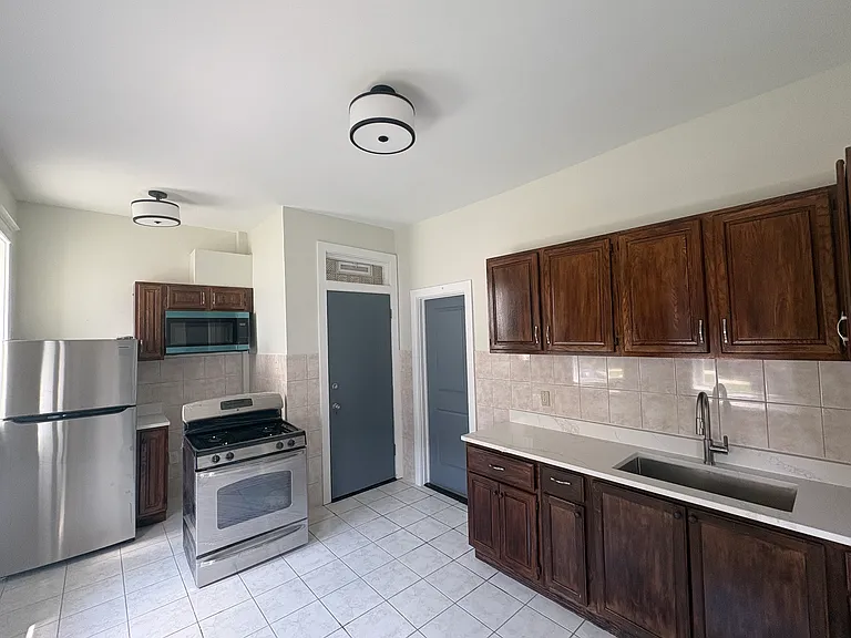 6207 S Bishop St #F1 — Photo 3
