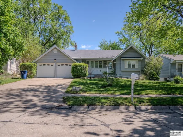 7141 Wood Lane Dr, La Vista, NE 68128