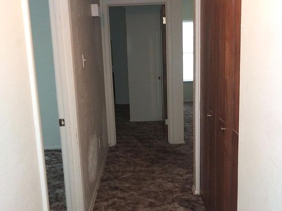 3rd image of 718 S 19th St