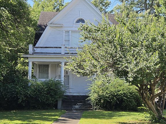 3rd image of 522 E Main St