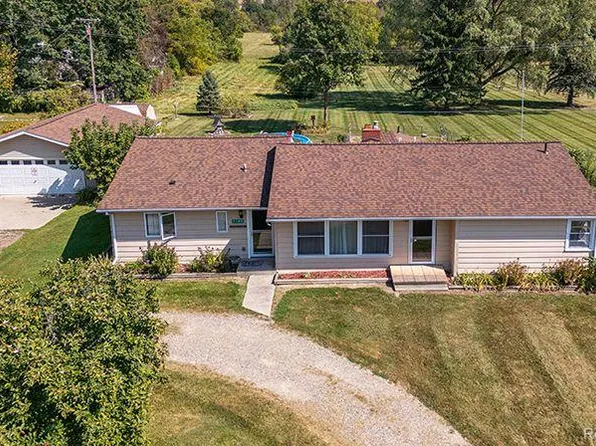 7189 Lincoln St, Brown City, MI 48416