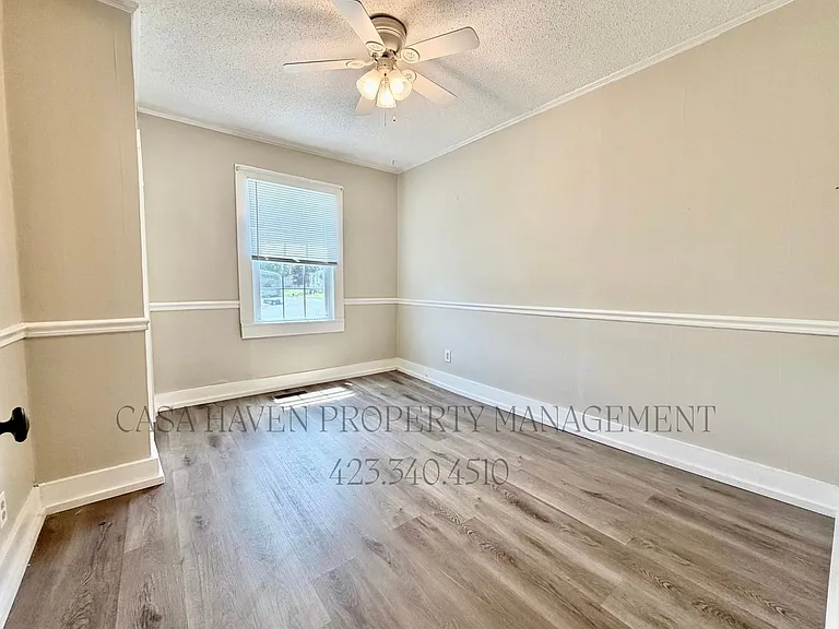 320 Clark St — Photo 8