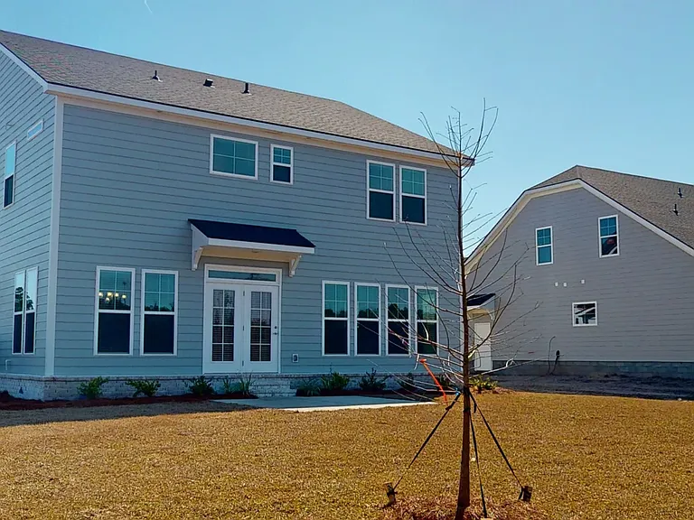 146 Champlain Dr — Photo 28