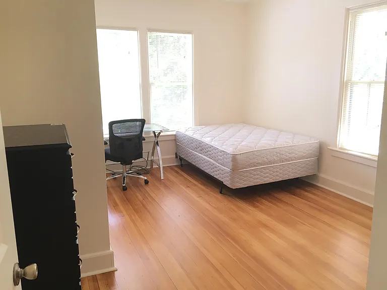 516 E Buffalo St — Photo 11