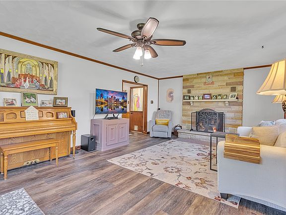 2nd image of 248 Hickory Dr
