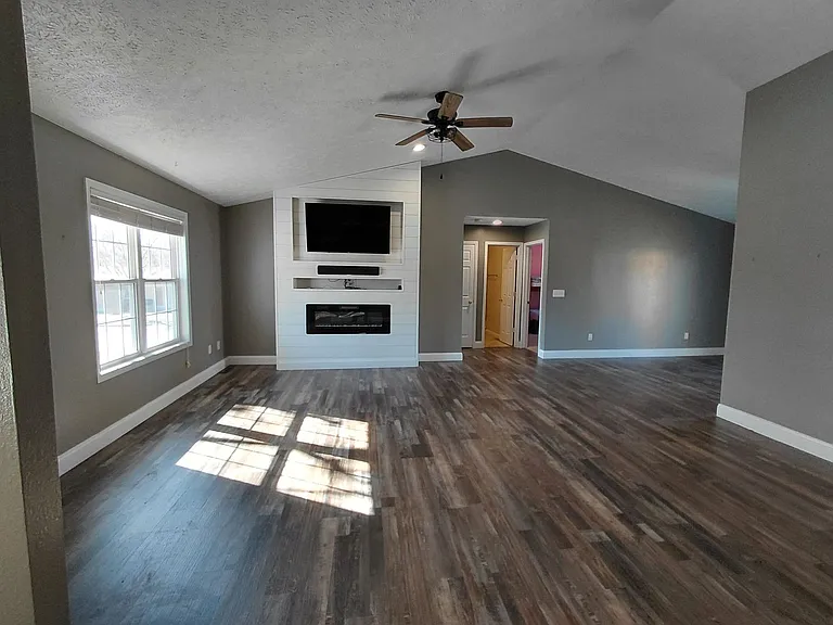 1801 Sandstone St — Photo 15