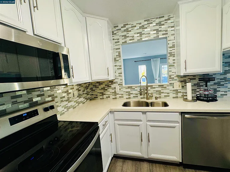 419 Pomona Ave — Photo 4
