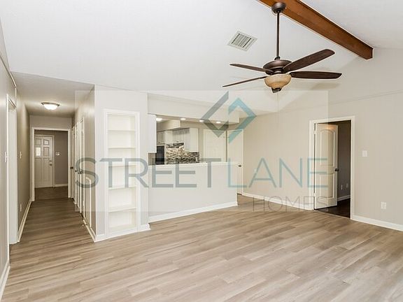 4th image of 2104 Yorktown Ct S