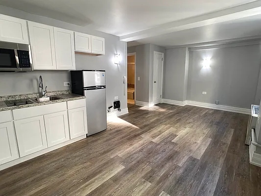 Rented by Tourma Realty LLC | media 9