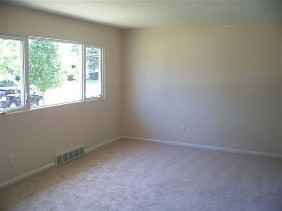 3rd image of 14592 S Gallatin Blvd