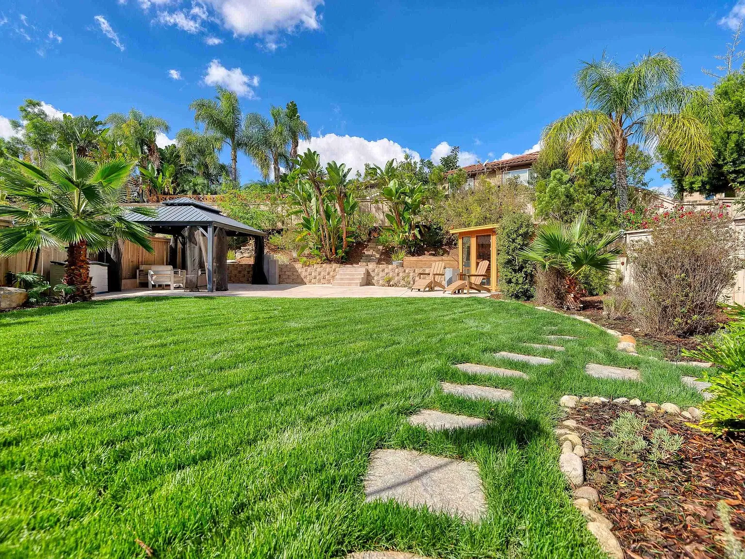 4 bed, 3.0 bath, 2872 sqft, $6,450 — Photo 4