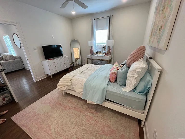 662 Cottage Grove Cir — Photo 3
