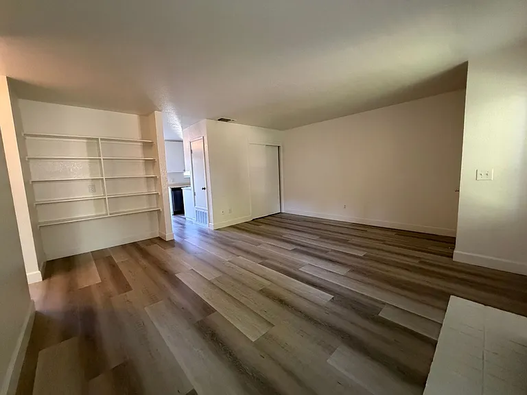 9151 Newhall Dr #116 — Photo 7