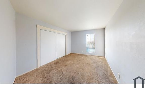 4th image of 7036 Macarthur Blvd #9