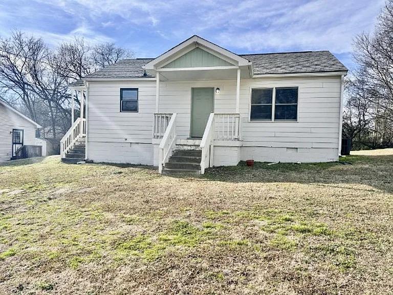 914 W Happy Hollow Dr — Photo 1