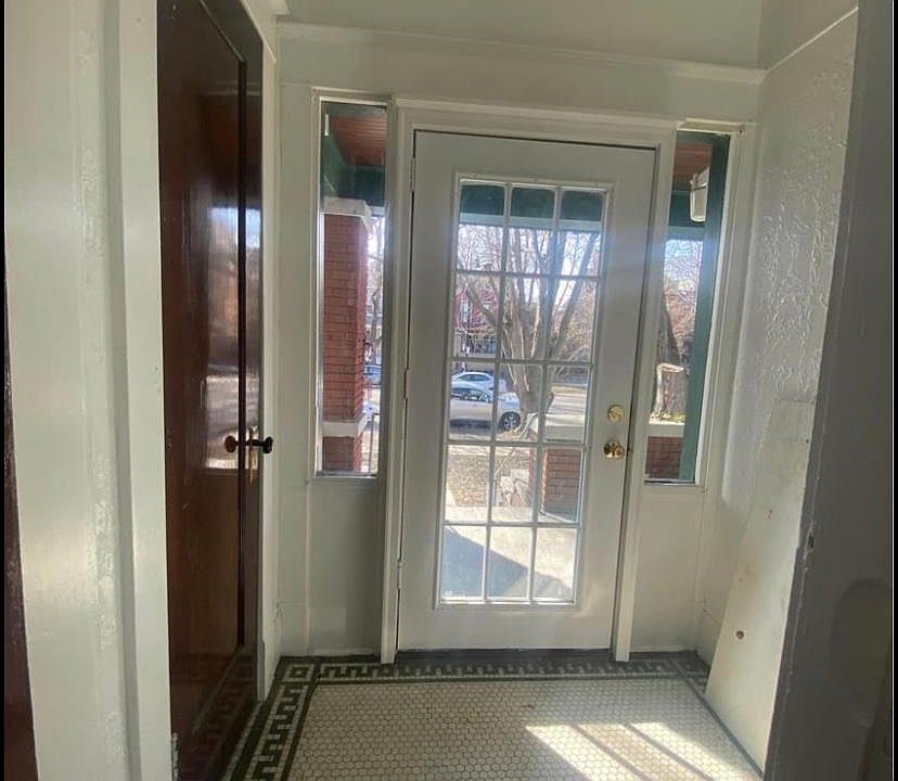 1st image of 375 Richmond Ave APT 1