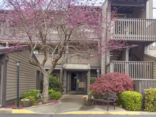 115 Rogue River Hwy APT 308, Grants Pass, OR 97527
