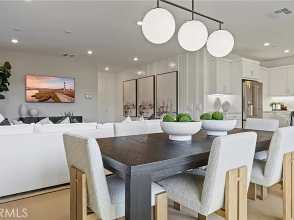 736 Edward Scholle Dr, Camarillo, CA 93010