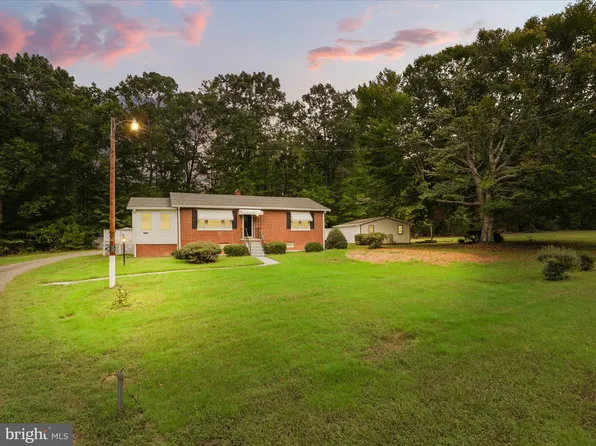 672 James Monroe Hwy, Colonial Beach, VA 22443