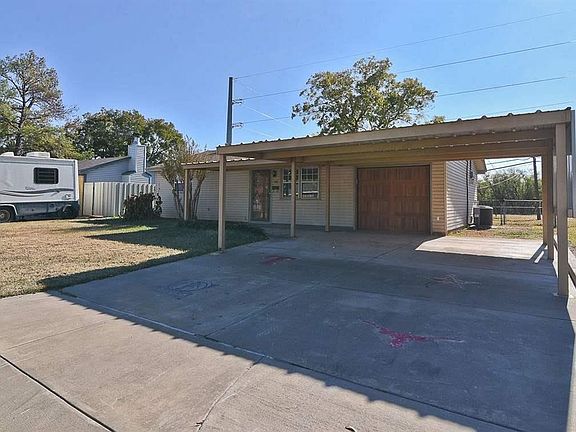 2nd image of 111 S Kirkwell Cir