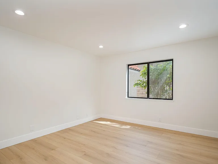 3577 Radcliffe Rd — Photo 17