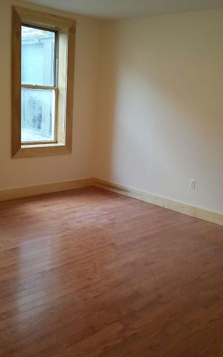 1st image of 3488 Webster Ave APT 3
