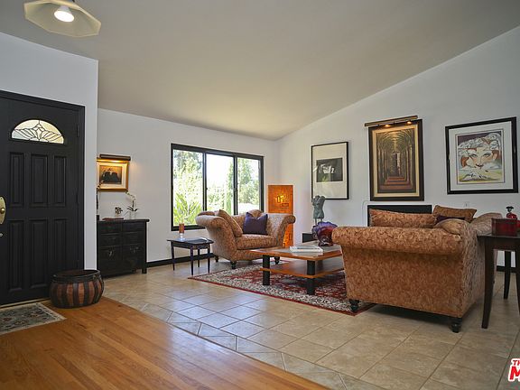 4th image of 3130 Voltaire Dr