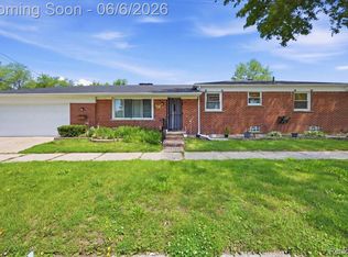 8271 Arnold St, Dearborn Heights, MI 48127