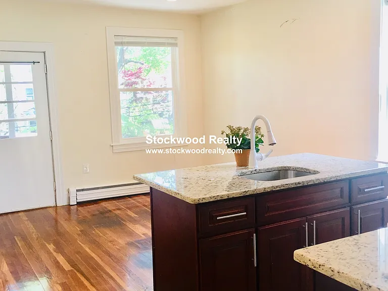 90 Lyndhurst St #4 — Photo 13