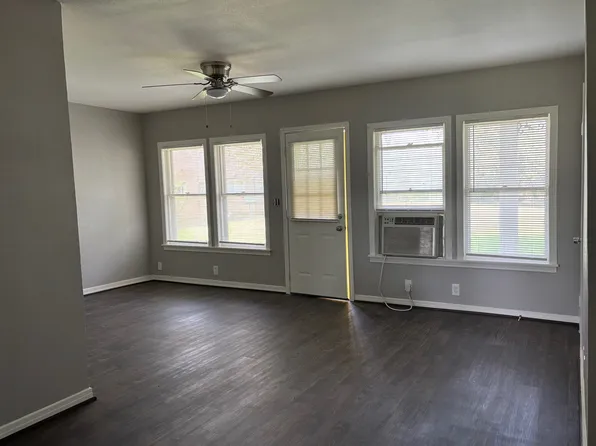 1301 S Hood St #19, Alvin, TX 77511