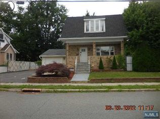 113 Willow St, Elmwood Park, NJ 07407