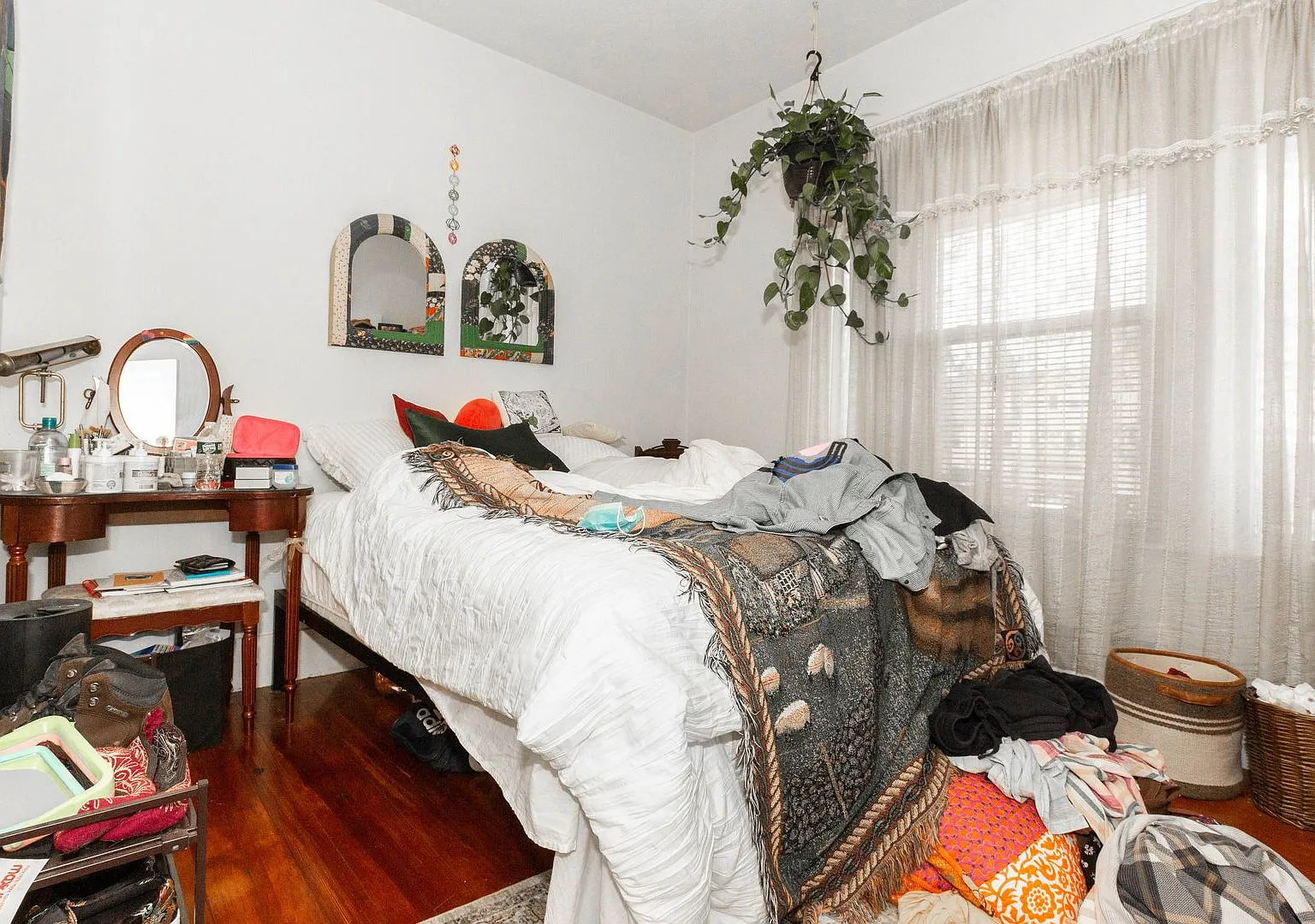 No Fee! Brighton 3 Bed With No Broker Fee Available For A July 1st Move-In — Photo 3