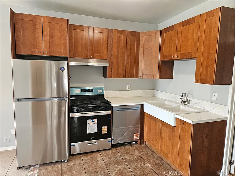 964 Cypress Ave — Photo 2