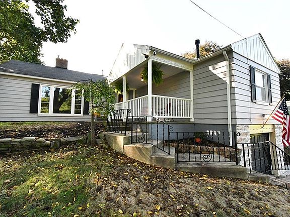 3rd image of 929 Reservoir Dr NE