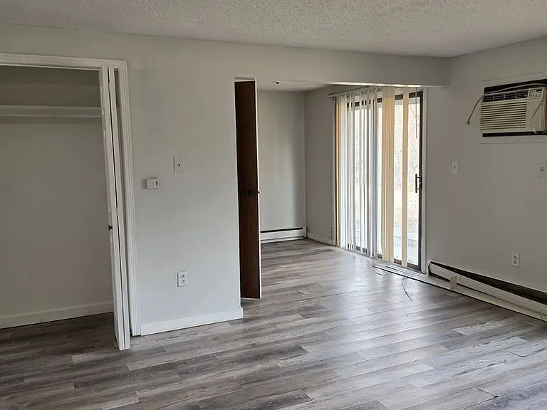 800 N Omaha Ave — Photo 1