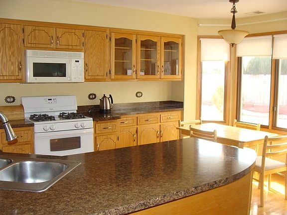 4th image of 8552 W 95th St #0