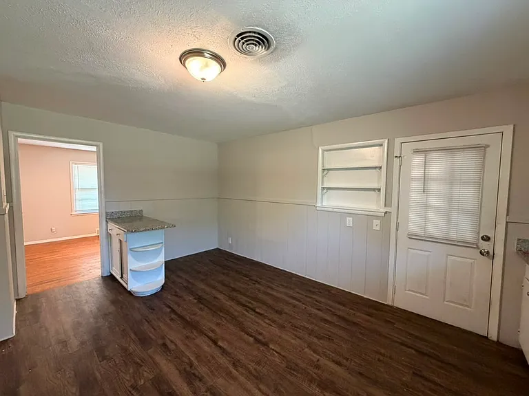 6413 Lambeth Ln — Photo 20