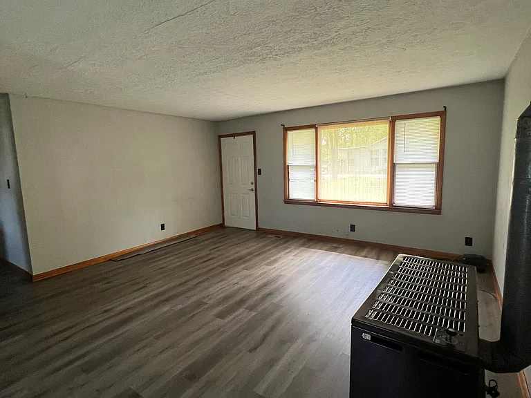 473 Dooley St — Photo 2