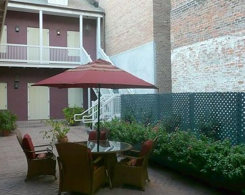 3rd image of 237 Dauphine St APT 3
