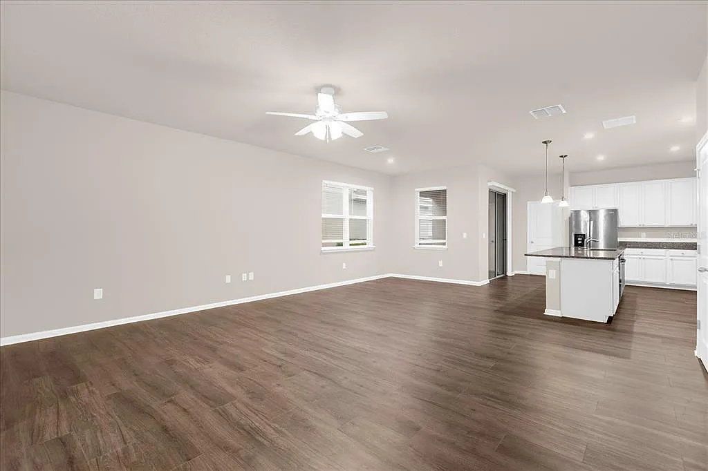 3 bed, 2.5 bath, 1881 sqft, $3,000 — Photo 3