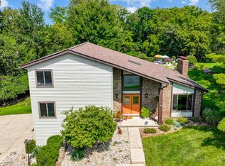3129 Triplecrown Dr, North Bend, OH