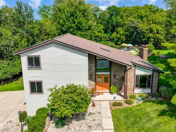 3129 Triplecrown Dr, North Bend, OH 45052