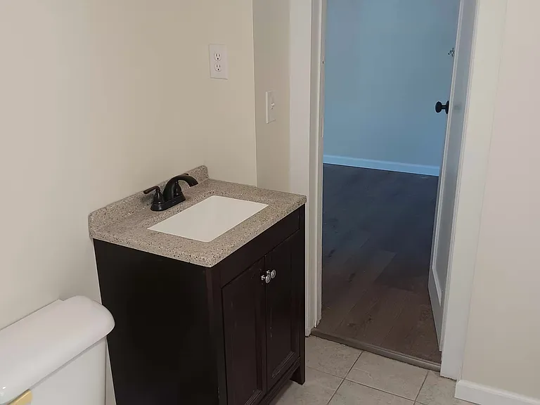 9 Montgomery St #9B — Photo 8